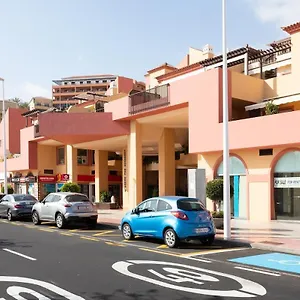 https://apartamento-de-lujo-en-costa-adeje-a-5-min-de-la-playa.in-canary-islands.com